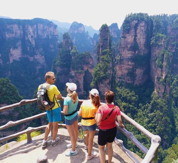 6-Day Hong Kong and Zhangjiajie Highlights Tour