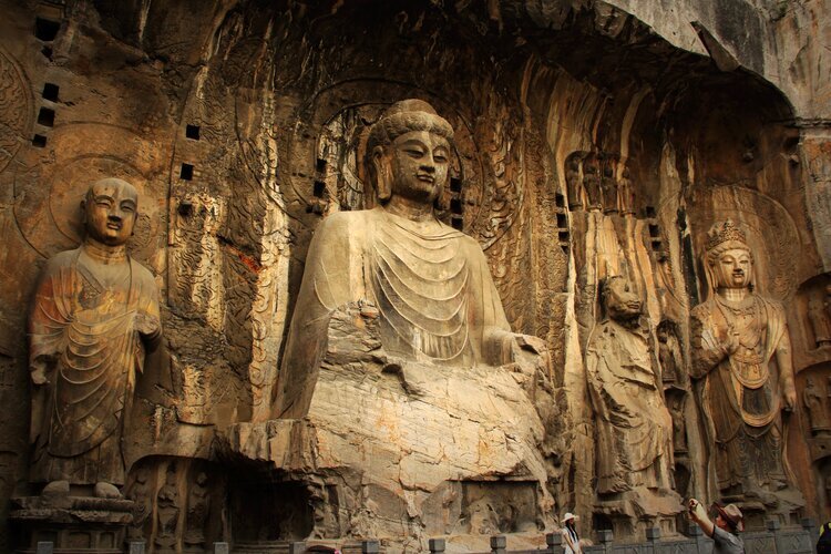 Luoyang. Grottes de Longmen & Ancienne capitale des treize dynasties