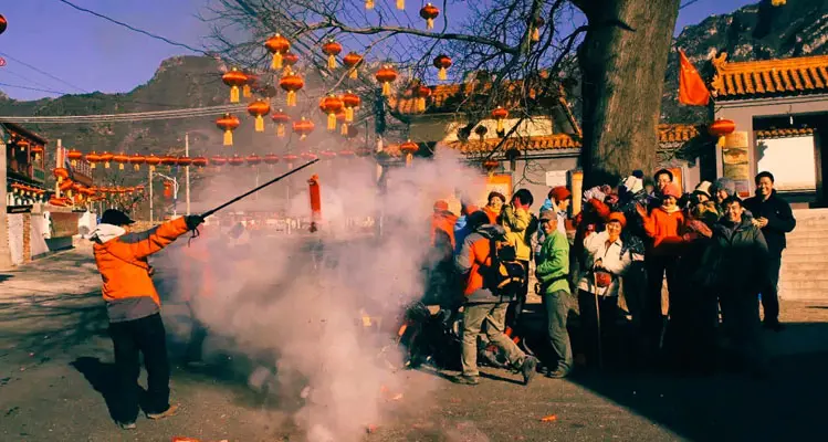 Đốt pháo vào năm mới của Trung Quốc
