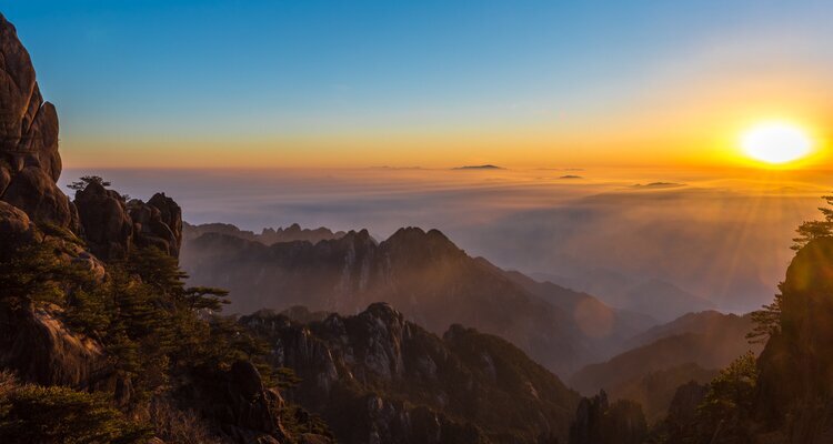Sunrise in Huangshan Mountain