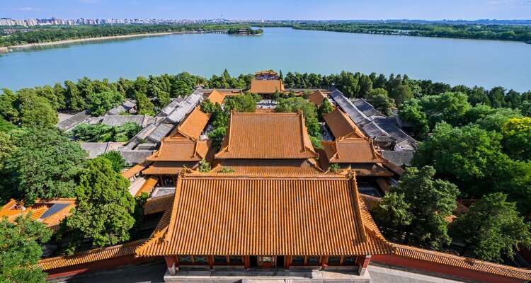 Perspectiva aérea del Palacio de Verano mostrando el lago Kunming y la colina de la Longevidad