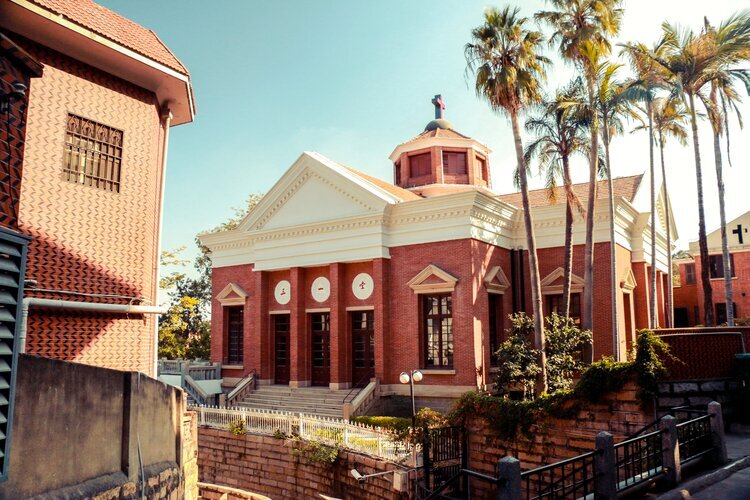 Христианская церковь на острове