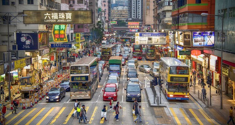 Vista urbana di Hong Kong durante un itinerario in Cina di 12 giorni