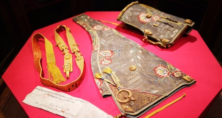 the horse riding apparel of the emperor