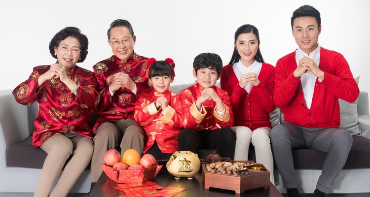 chinese new year is time to family reunion.