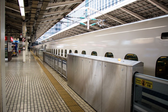 use japan rail pass to take a shinkansen train