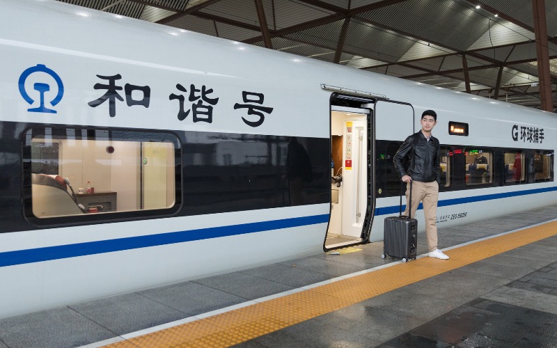 Wuhan-Shiyan Trains 