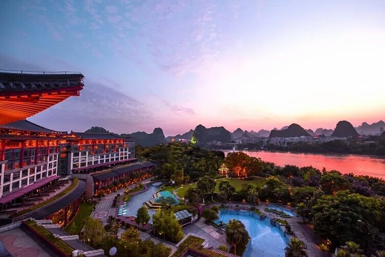 Shangri La Hotel