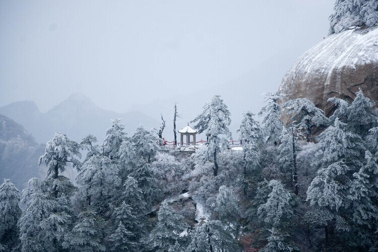 Snow scene at Mount Hua