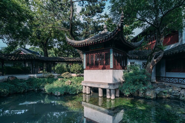 Сад Чжочжэнъюань — спокойный фон для съёмок в традиционной одежде