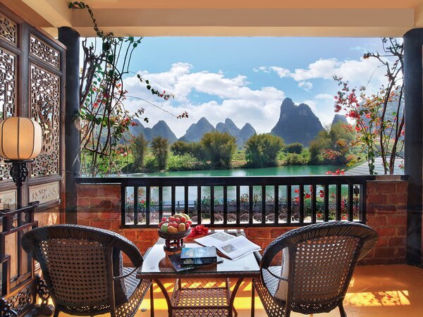 Yangshuo Mountain Retreat-by Yulong River