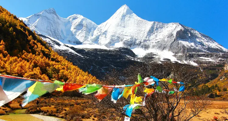 snow mountain and pray flags