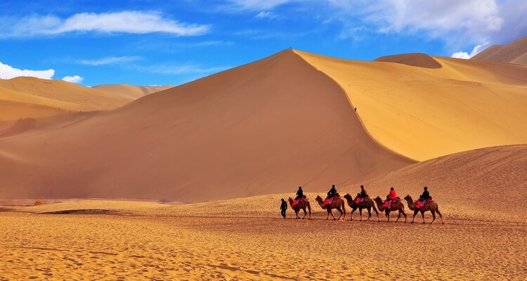 Deserto di Dunhuang lungo la Via della Seta durante il tour Patrimonio Mondiale in Cina di 15 giorni