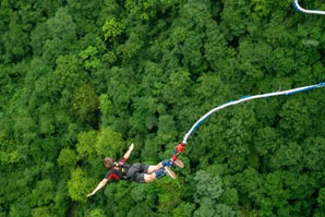Bungee jumping in Zhangjiajie