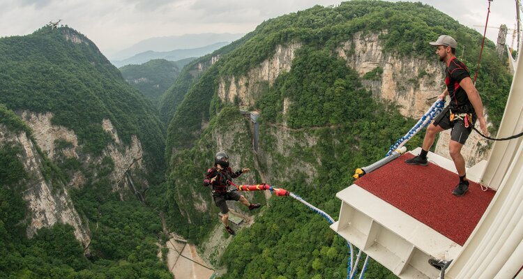 Bungee-Jumping in Zhangjiajie