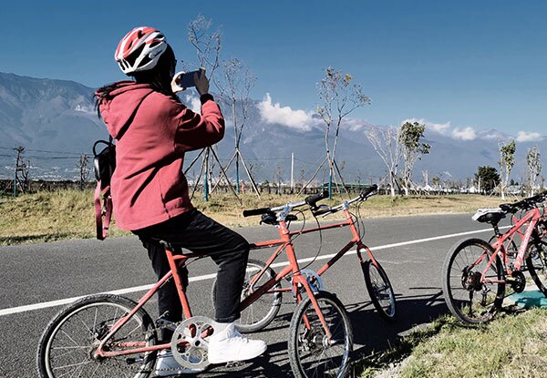 Biking to see cangshan mountain