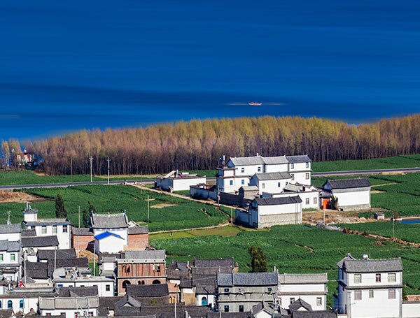village on the bank of Erhai Lake