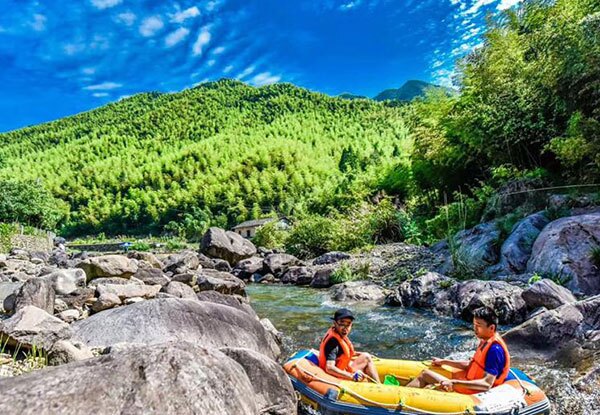 Rafting in Anji