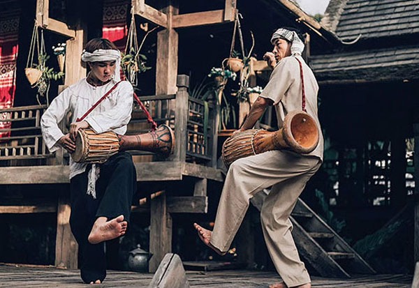 Dai people's dancing