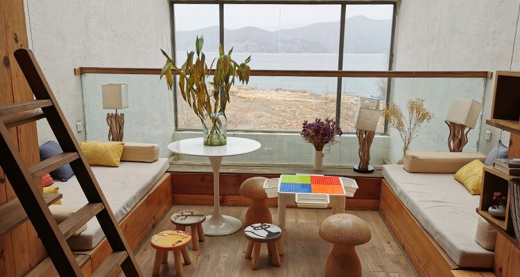 the reading room of the hotel