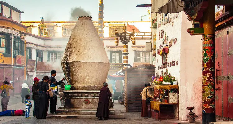 prayer on Barkhor Street