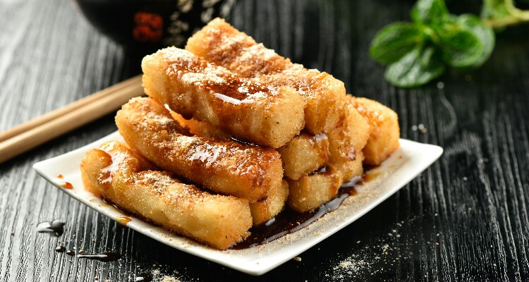 Sticky rice with red sugar