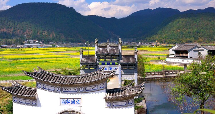 Tranquil Heshun Ancient Town