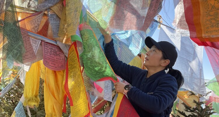 tie your prayer flag