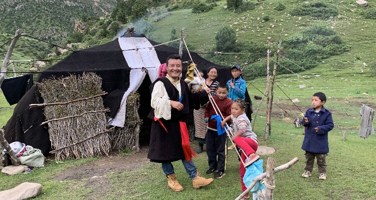 A Tibetan nomadic family