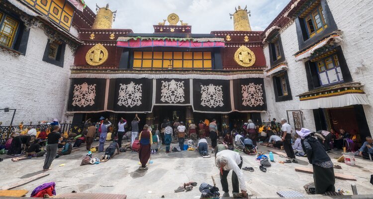 prayers at Jokhang Temple