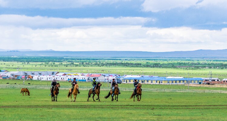 Horse Racing on Hulunbuir Grassland