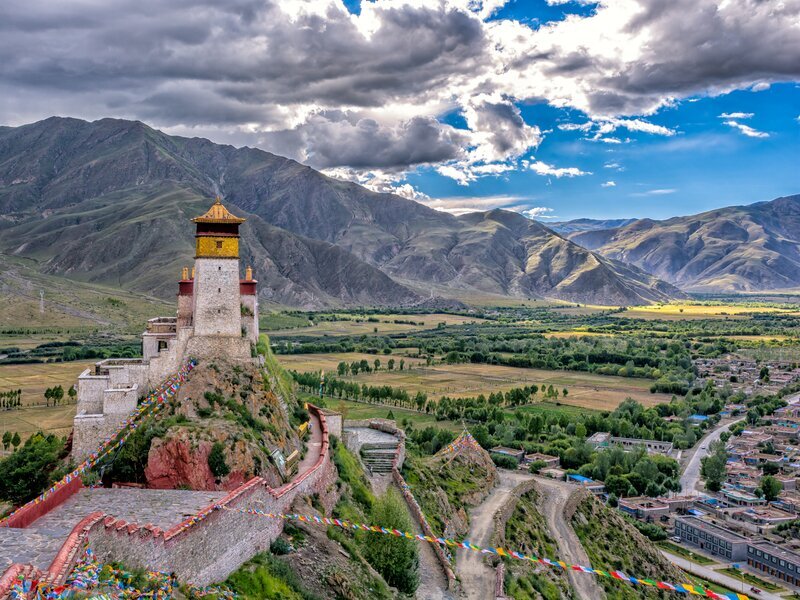 ラサ、チェダンを巡るツアー　６日間