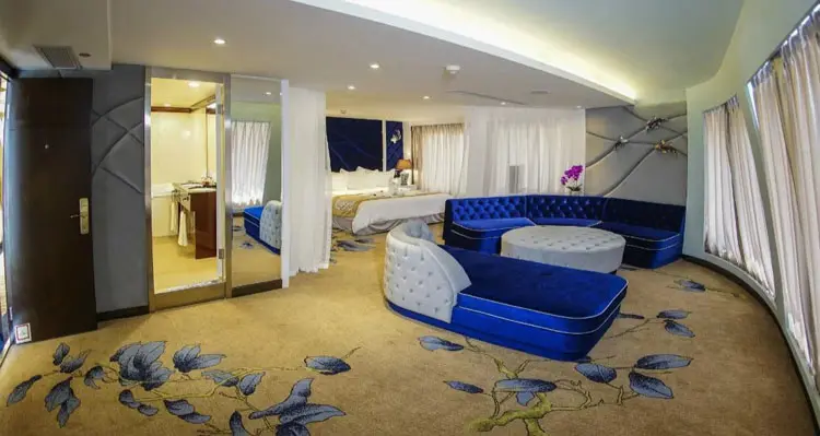 Victoria Jenna Shangri-La Suite
