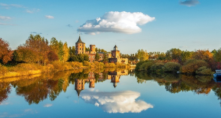 Volga Manor in Autumn
