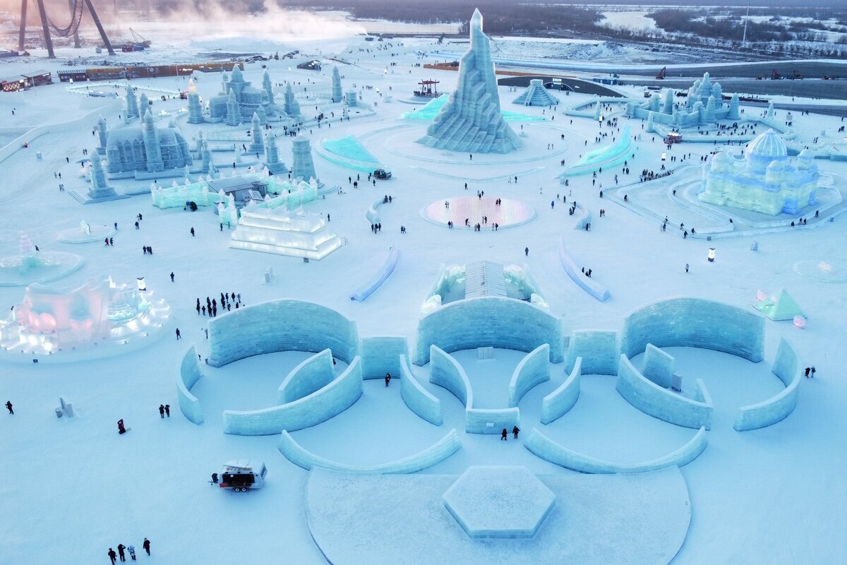 Harbin Ice and Snow World con grandi sculture di ghiaccio