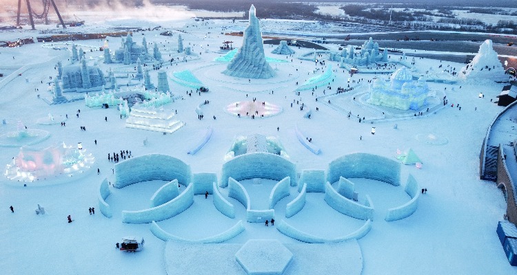 Jährliches Eisskulpturen-Festival in Harbin