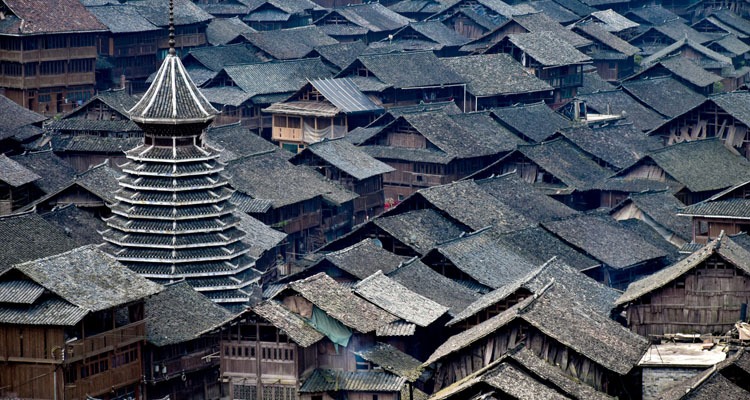 the woodern buildings of the Dong village