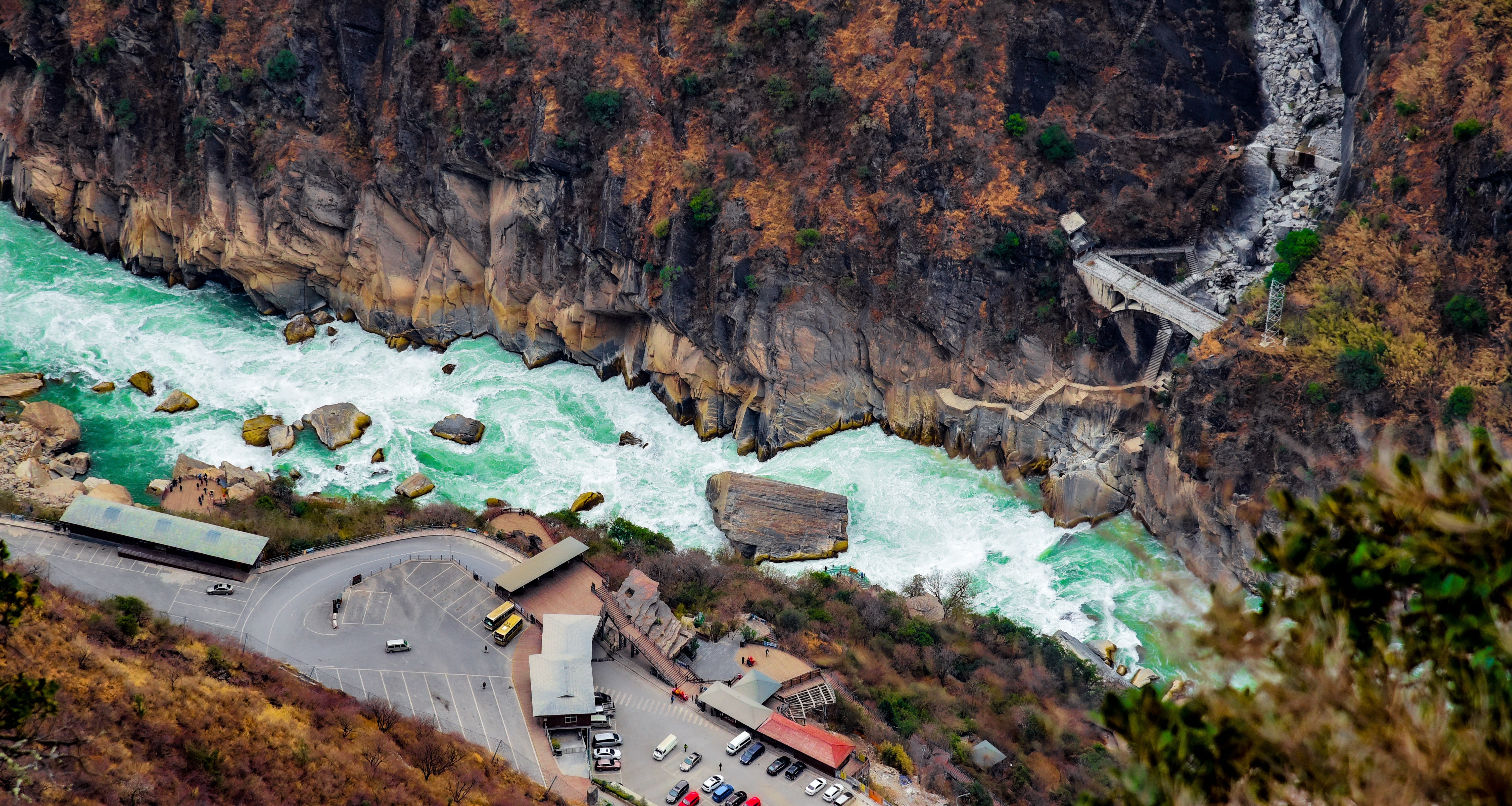 Parking Lot of the Narrowest Part