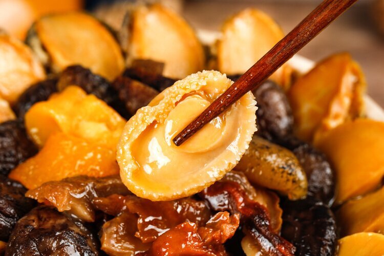 Будда прыгает через стену