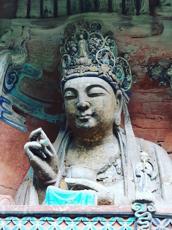 Immergersi nell’arte buddhista delle incisioni rupestri di Dazu