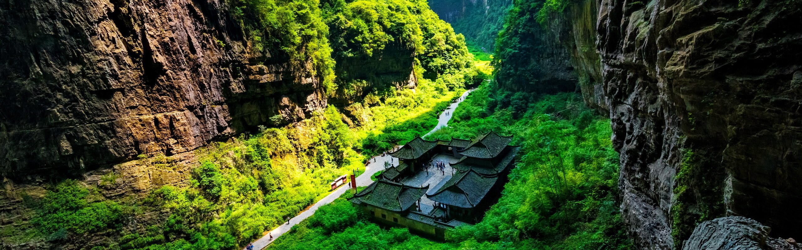 How to Visit Wulong Karst Region from Chongqing 2025