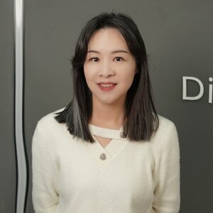 Travel advisor Carol