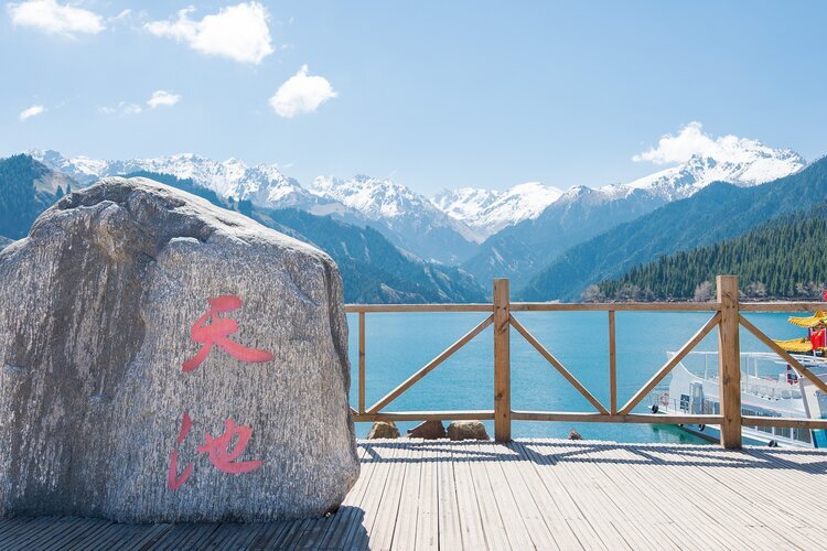 — красивый фон для съёмок в уйгурском костюме