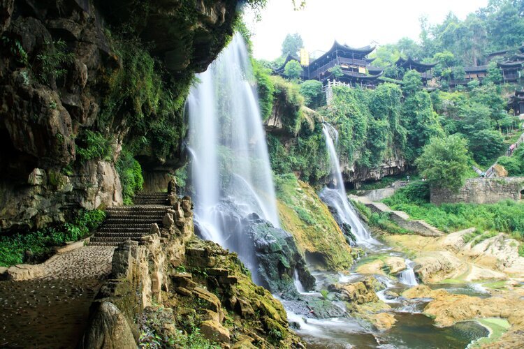 Wasserfall in der antiken Stadt Furong