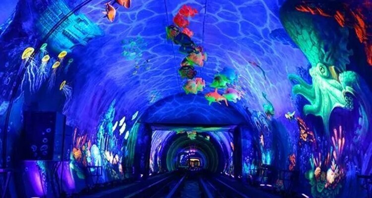 Túnel turístico del Bund