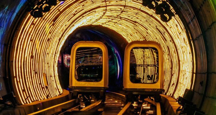  Sightseeing Tunnel