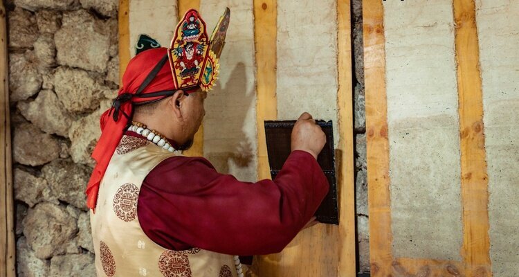 family visit in Yuhu village