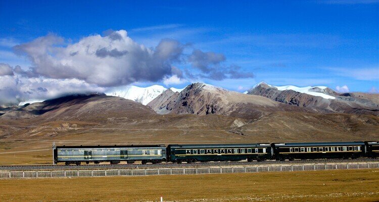 世界の屋根を走る青蔵鉄道の旅！チベットツアー　4泊5日