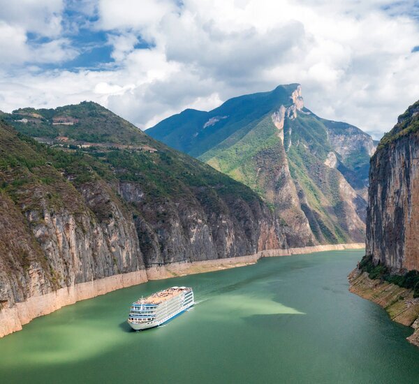 Chinese Classical / River Of Sorrow (Immortal Chinese Instrumentals) : Hui Fen Min, Wei Li 〔CD〕 Landscape on the River of Old Chinese Traditional Town Stock Image