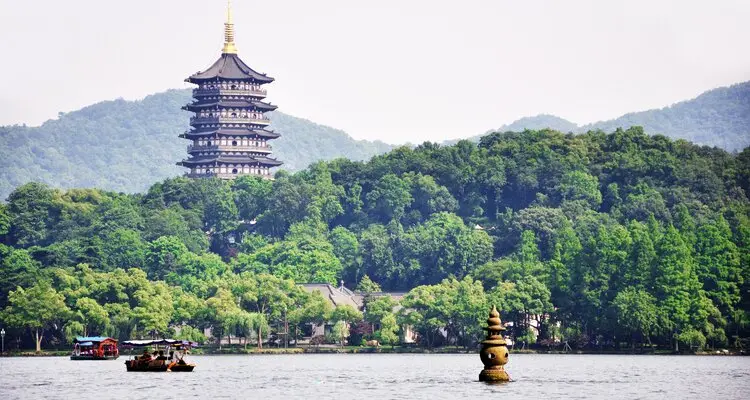 Rowing boat on West Lake